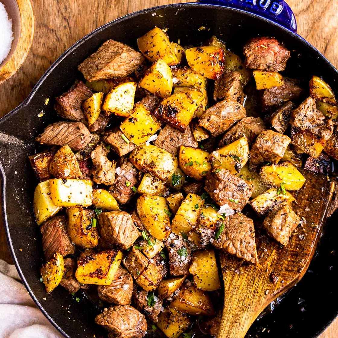 Garlic Butter Steak Bites and Potatoes Recipe