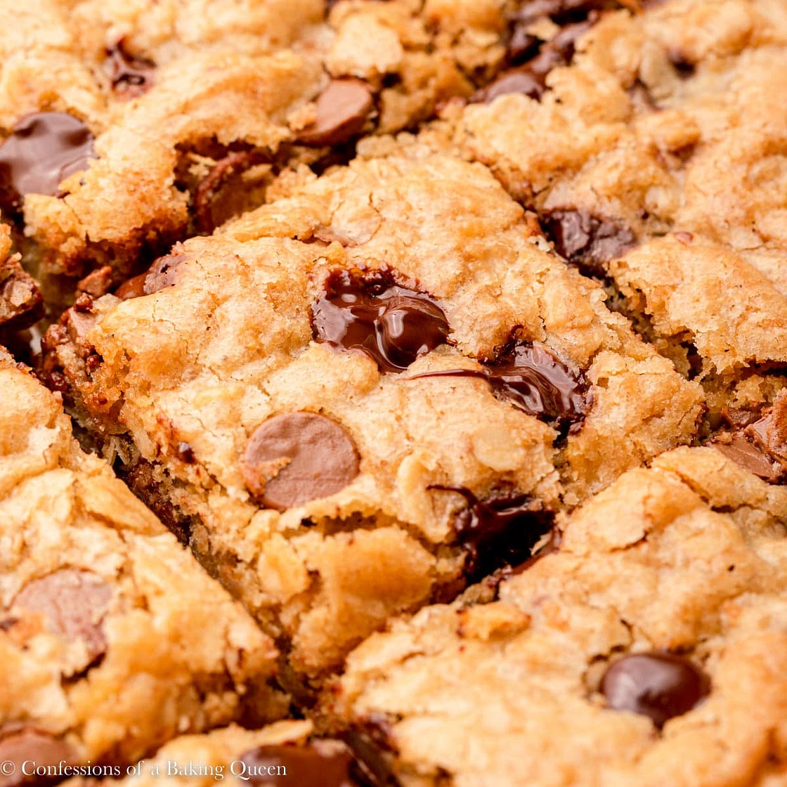 Chewy Oatmeal Chocolate Chip Bars