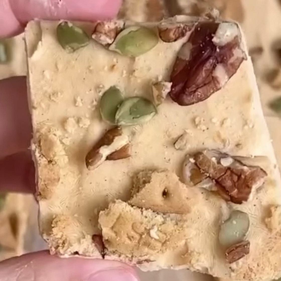 Pumpkin Spice Yogurt Bark