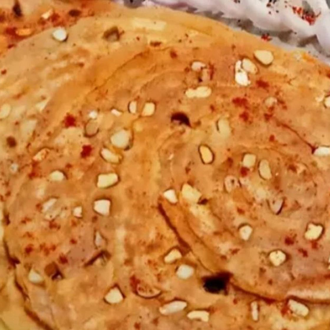 गार्लिक लच्छा पराठा (garlic lachha paratha recipe in Hindi)