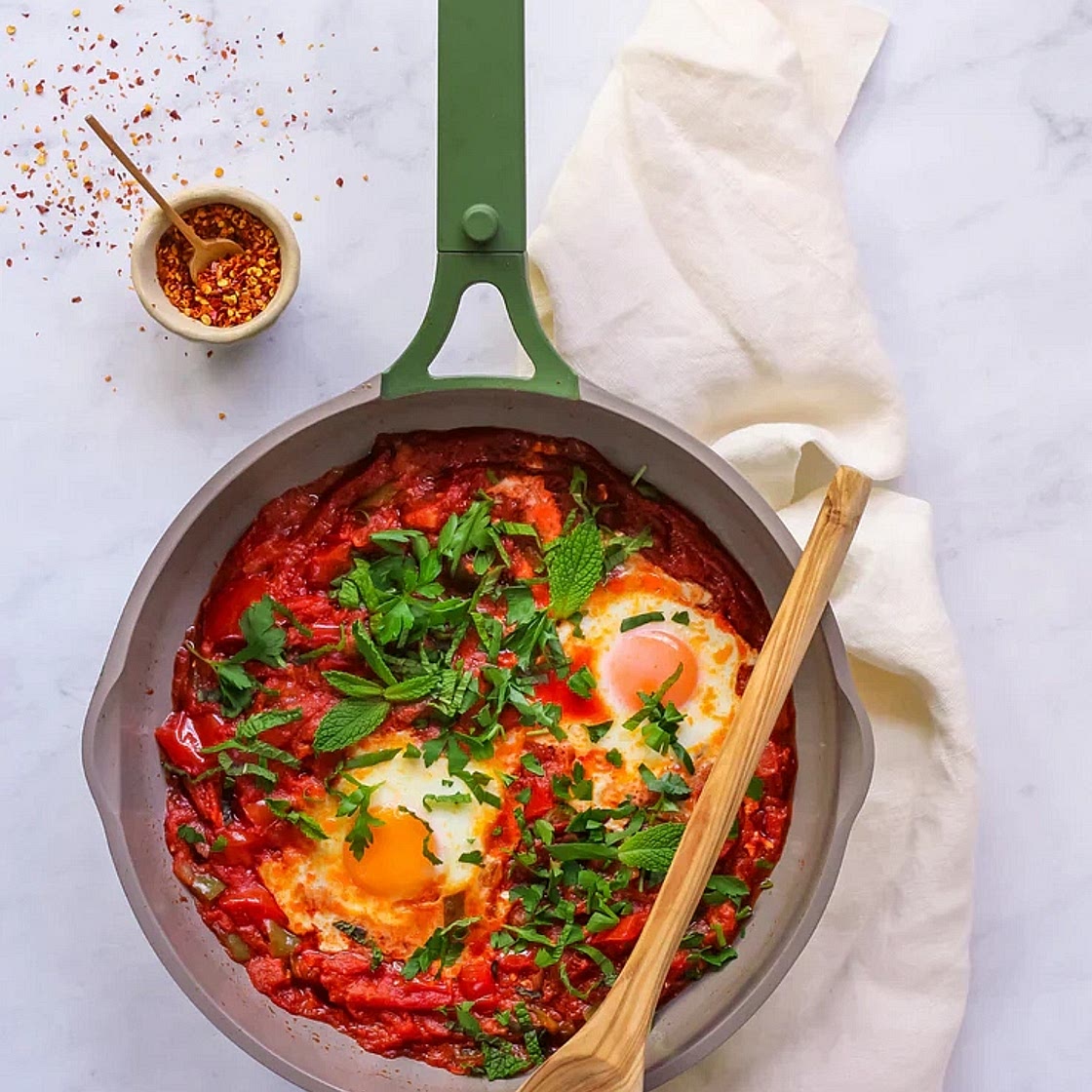 Easy Shakshuka Recipe with Fresh Tomatoes, Peppers & Eggs