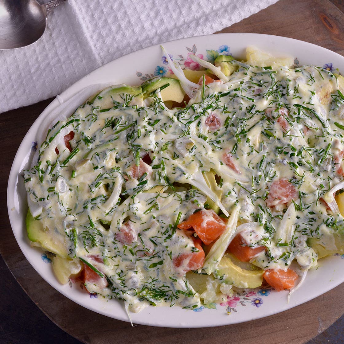 Ensaladilla de aguacate con salmón