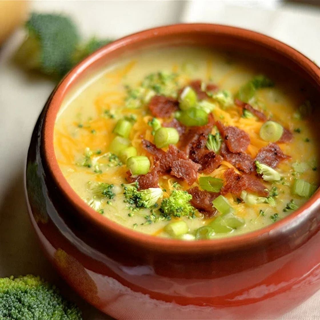 Instant Pot Cheddar Broccoli & Potato Soup