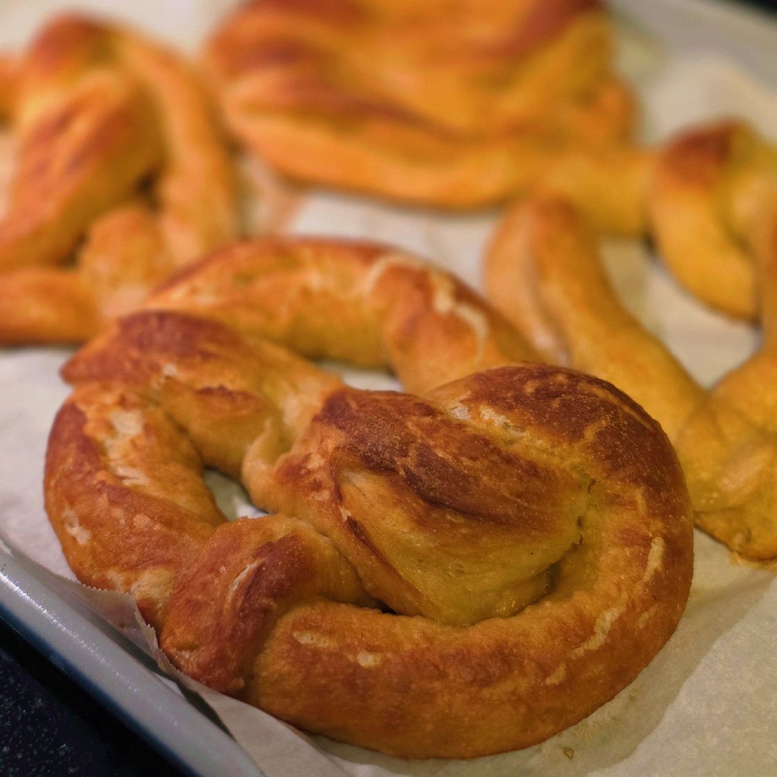 Easy Homemade Soft Pretzels