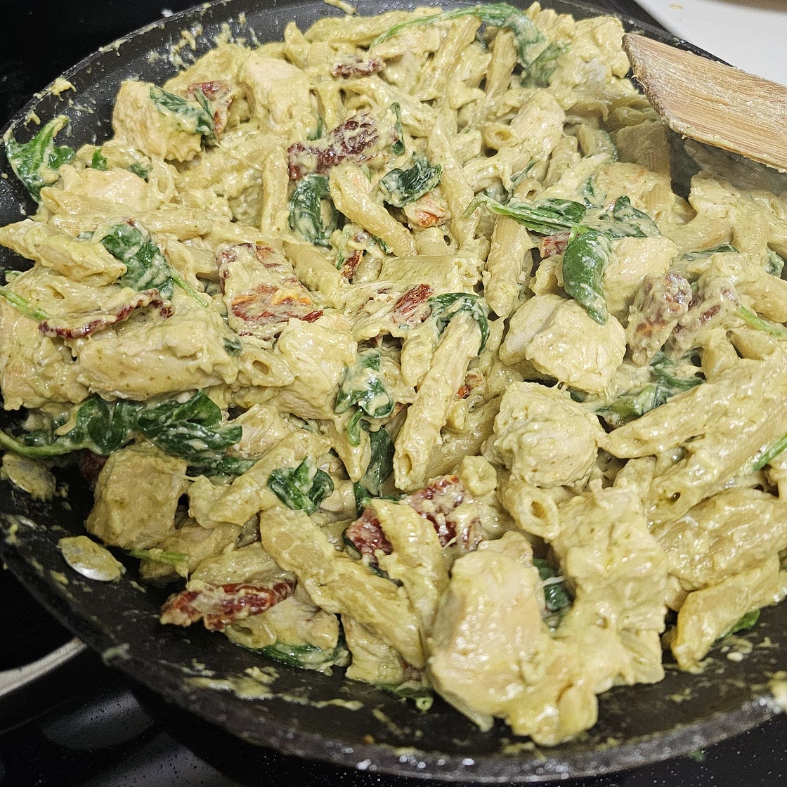 One Pot Creamy Pesto Chicken Pasta