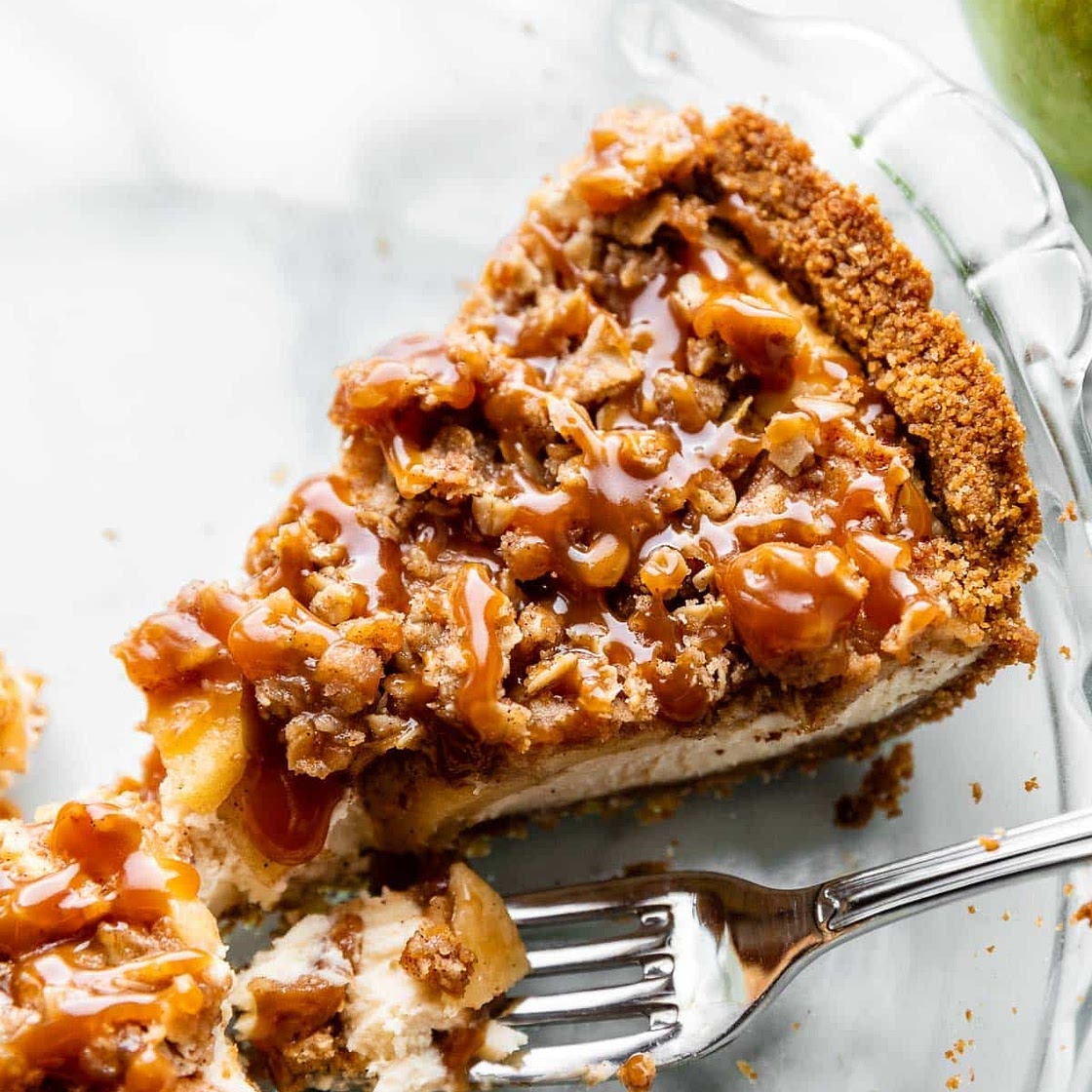 Caramel Apple Cheesecake Pie