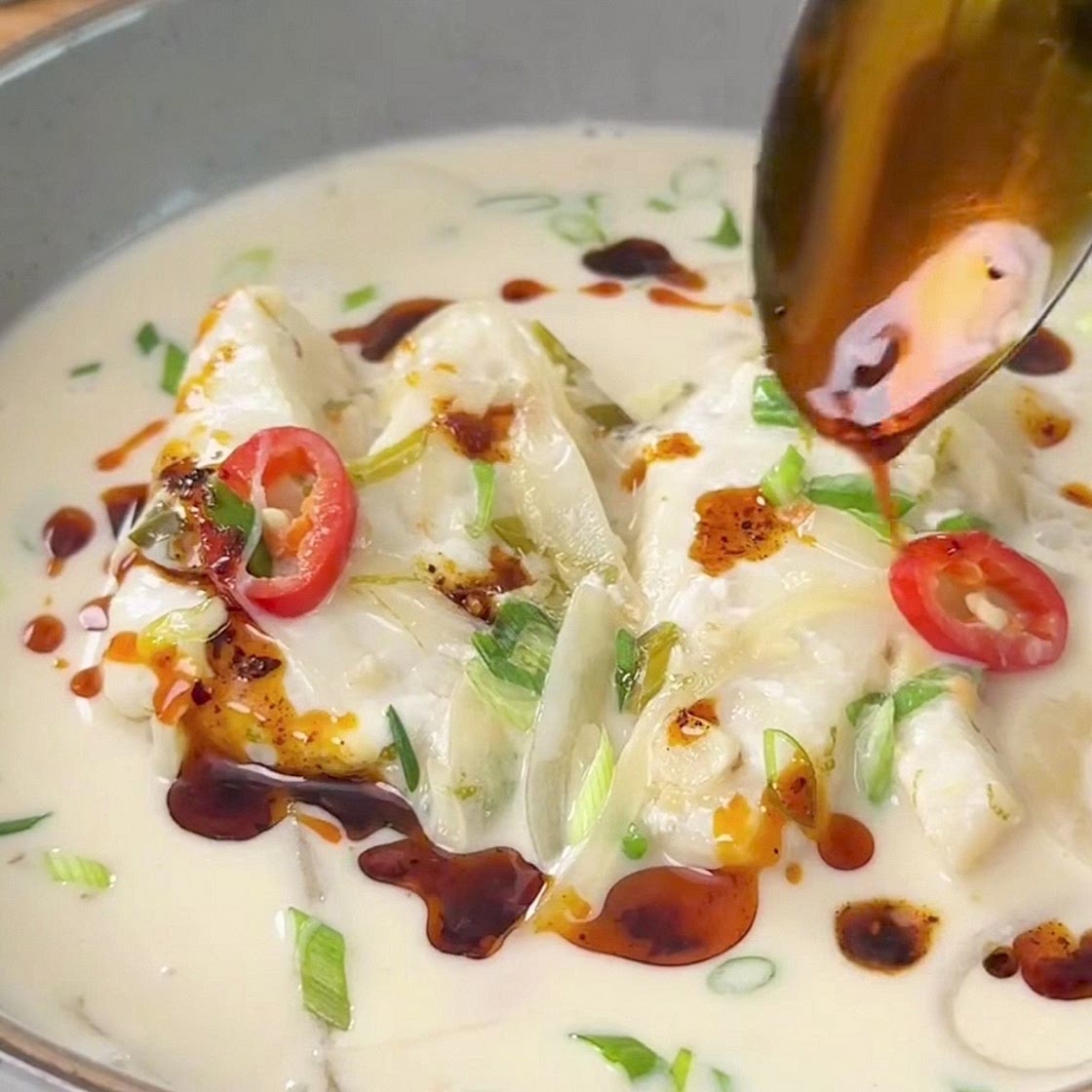 Fish with coconut milk and lime