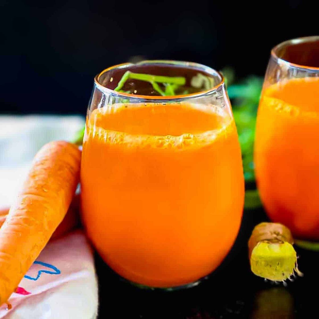 Carrot Ginger Juice (Blender and Juicing Instructions)