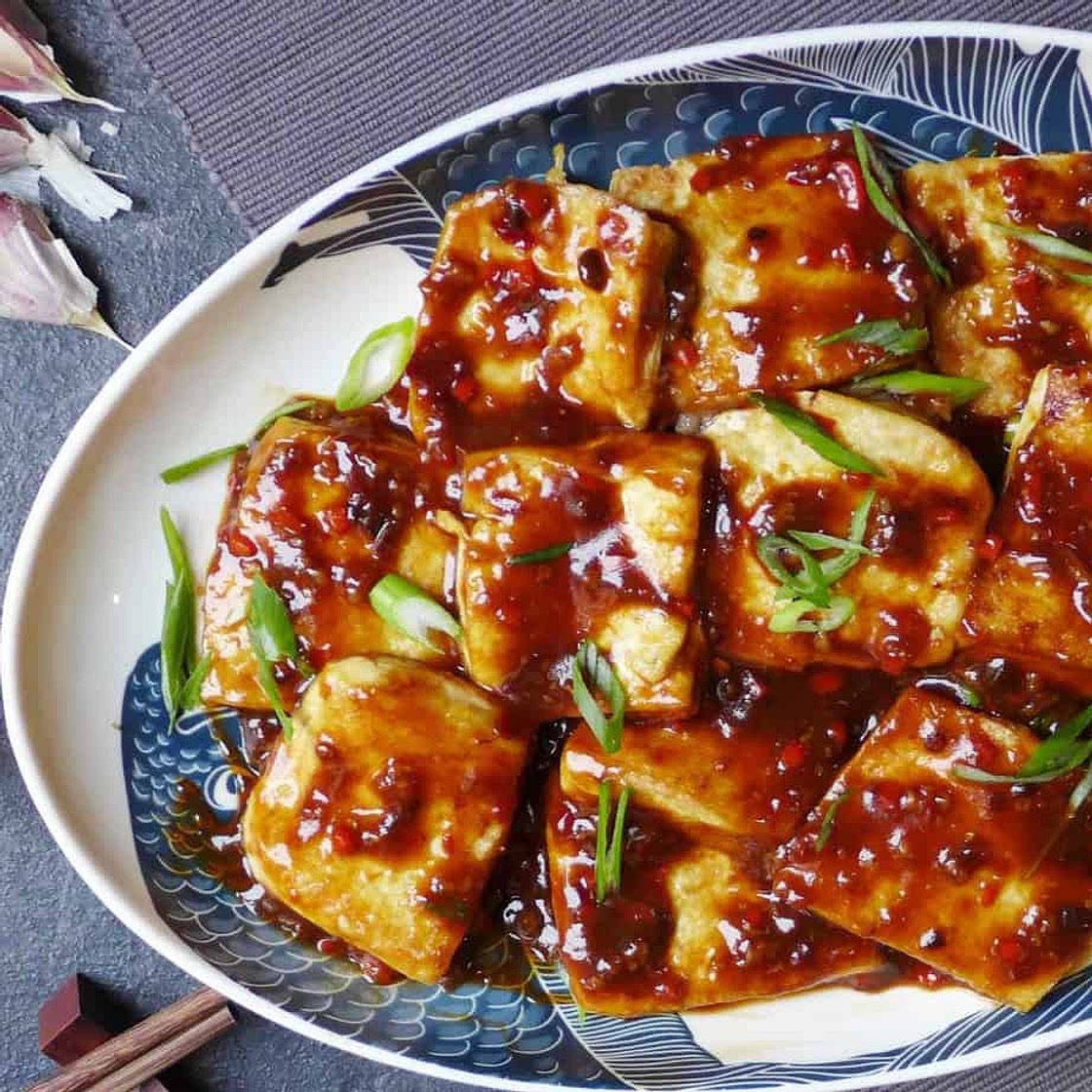 Pan fried tofu with garlic sauce (鱼香豆腐)