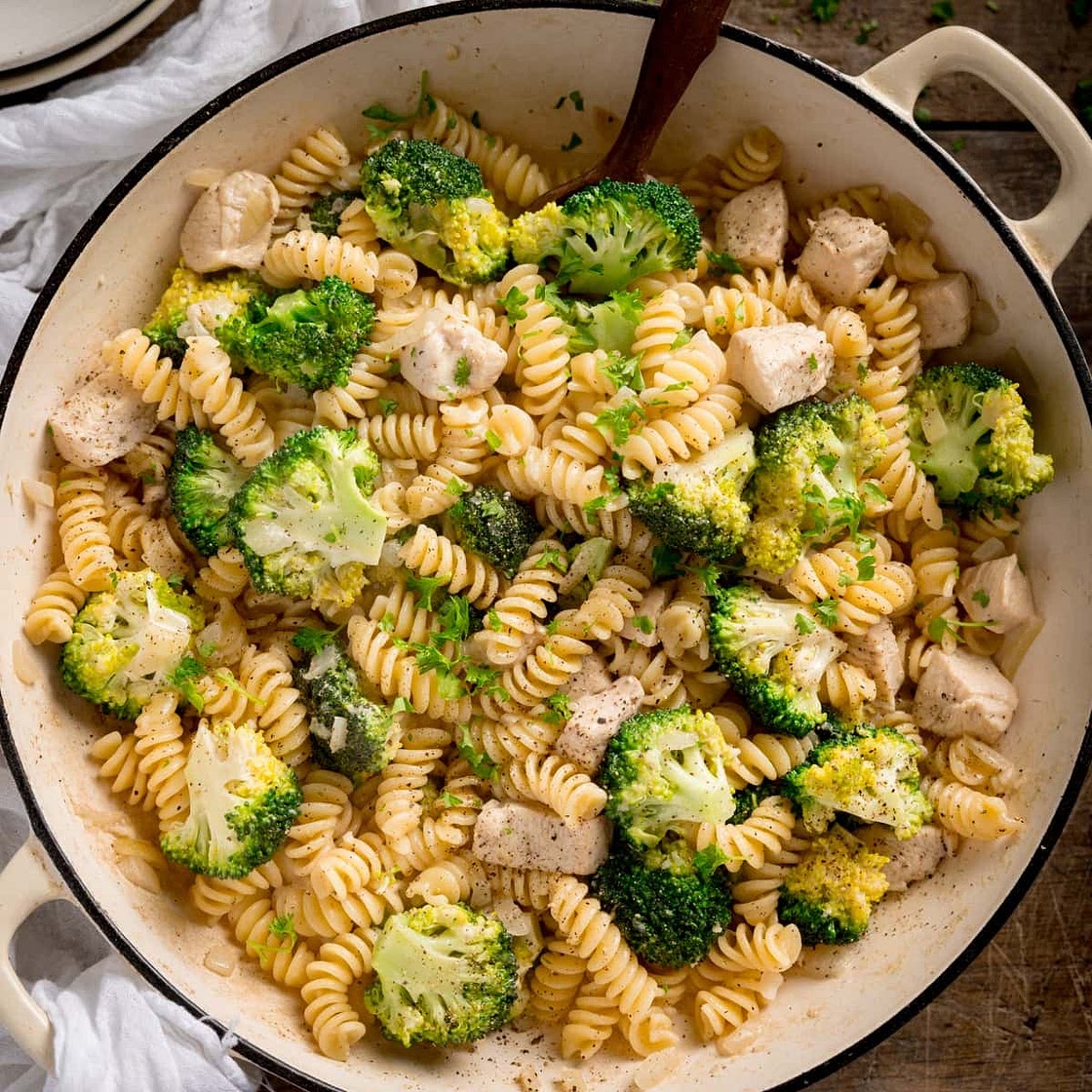One Pot Chicken and Broccoli Pasta