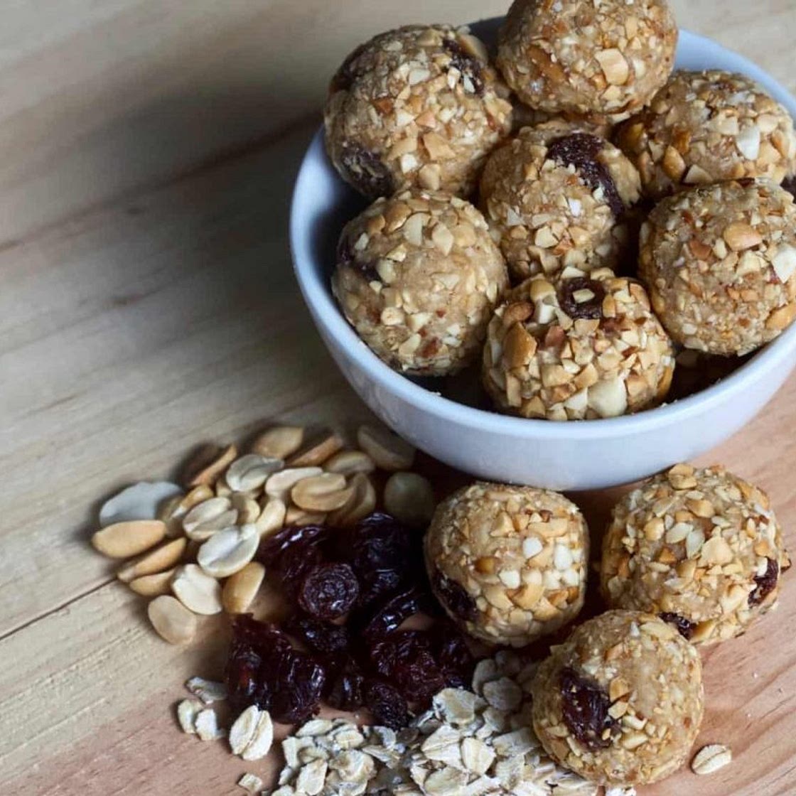 Peanut Butter Energy Bites with Raisins