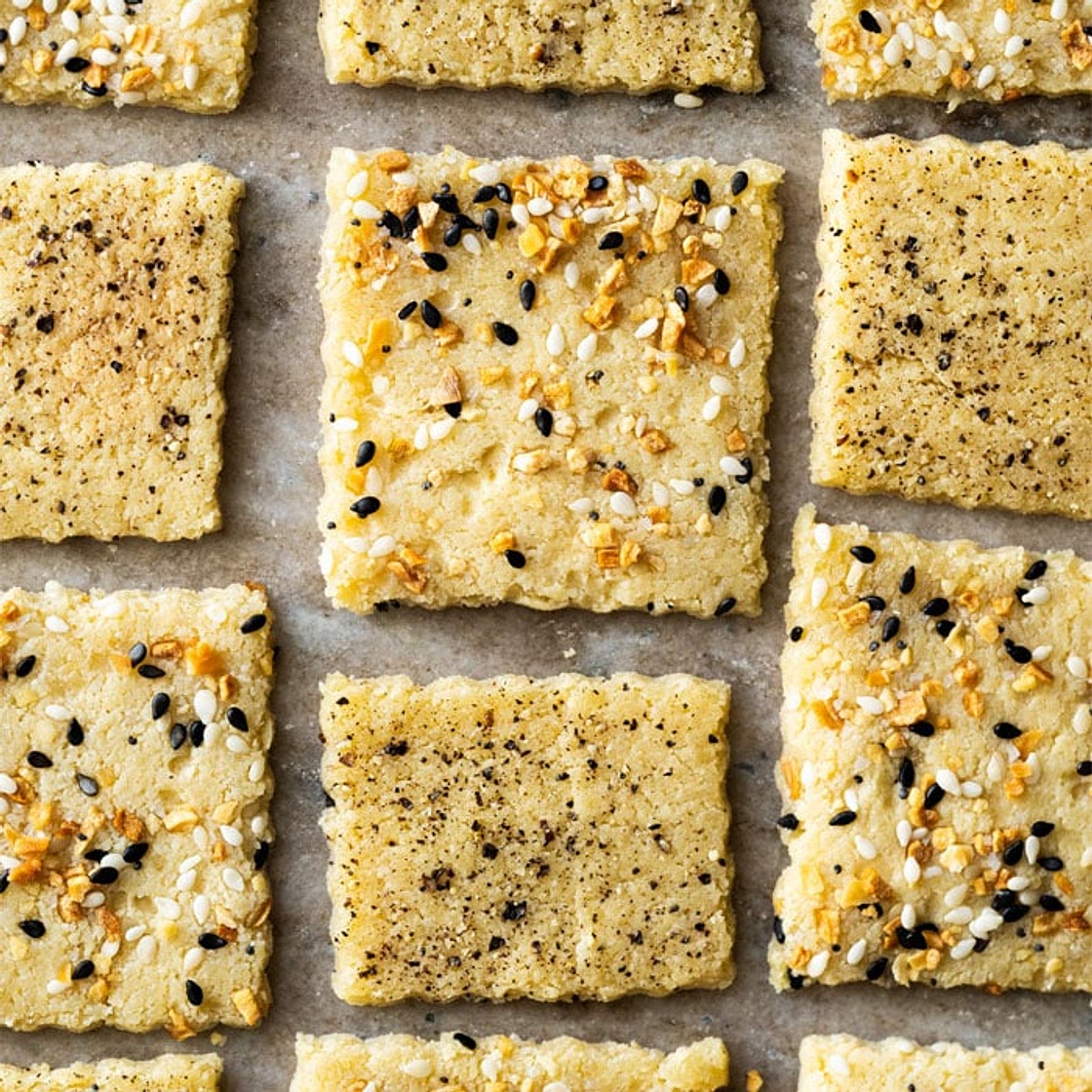 (40 Second!) Ultra Easy Keto Crackers