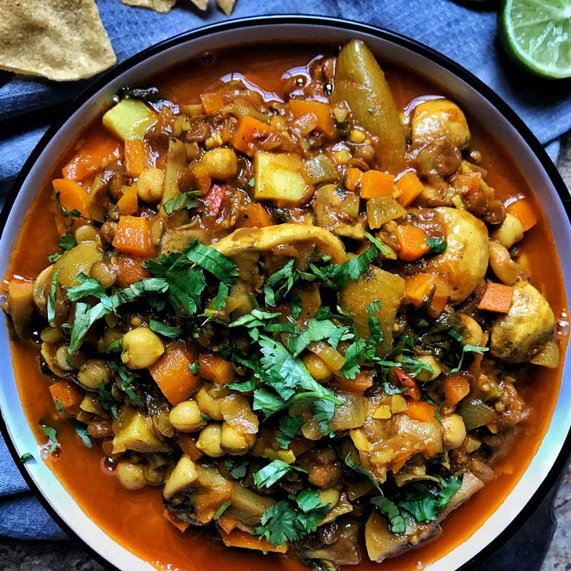 Vegan mushroom, chickpea and green lentil curry