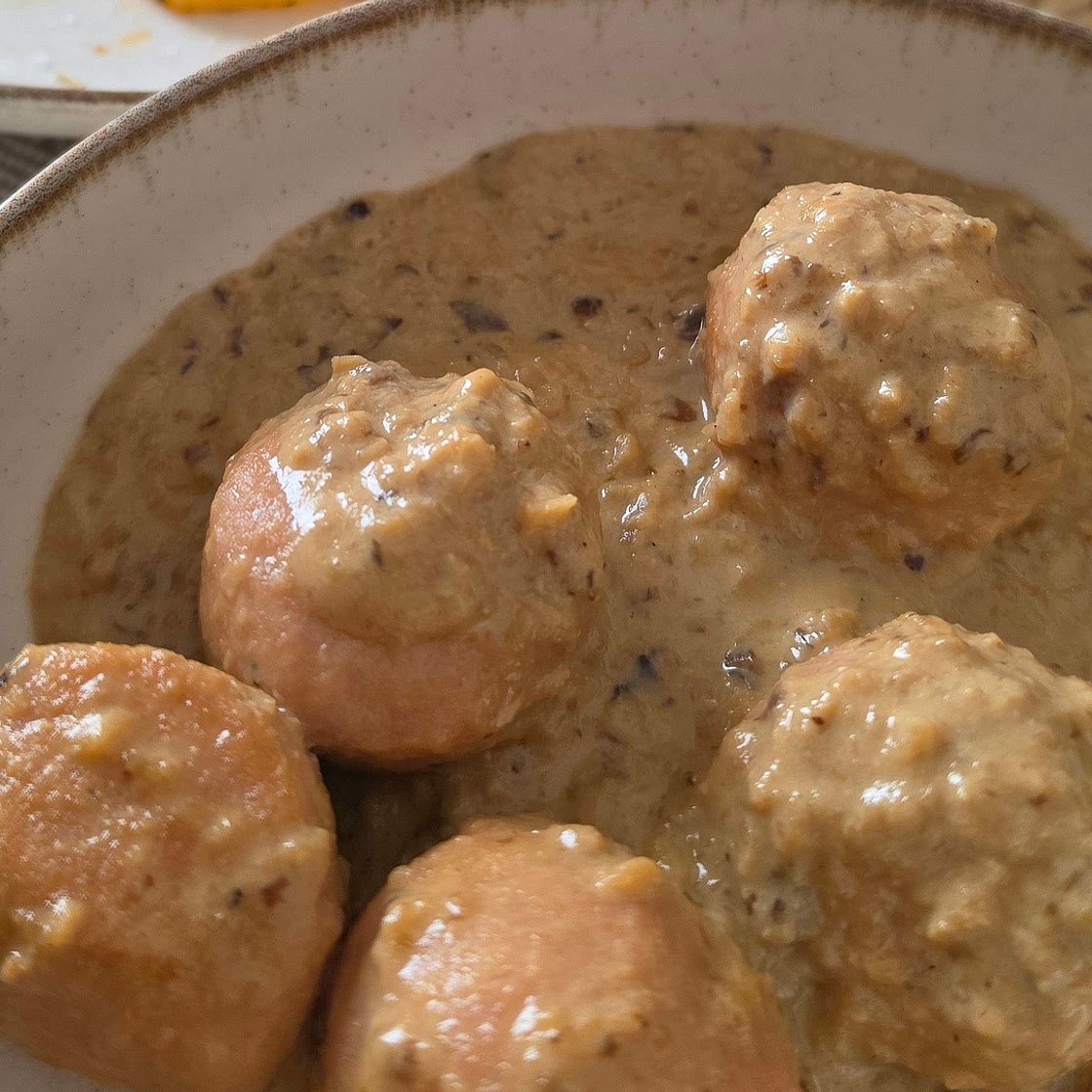 Albóndigas de pollo con salsa de setas