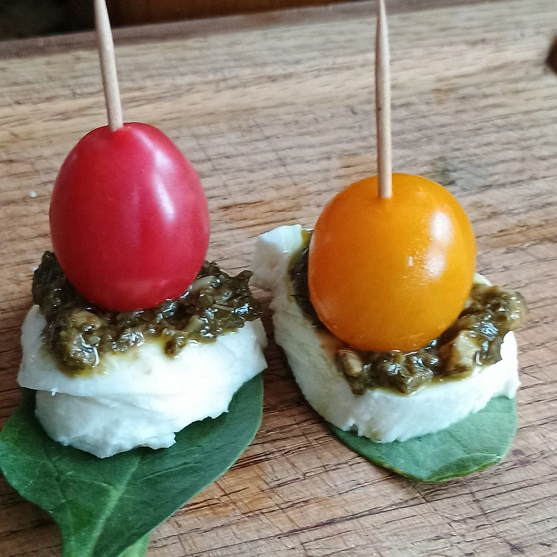 Keto Caprese Pesto Bite Appetizers