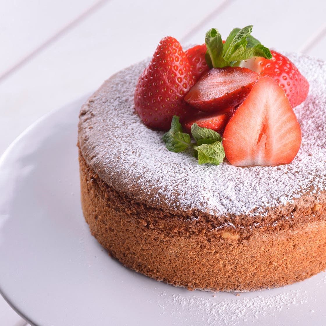 Pastel de chocolate blanco y piñones sin gluten para celíacos