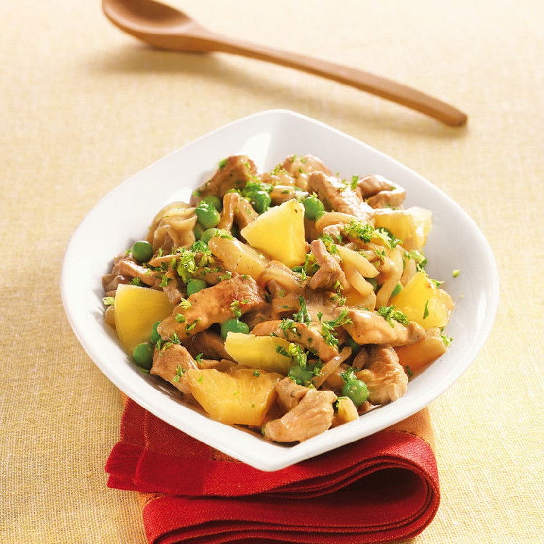 Carne de porco desfiada com ananás e ervilhas