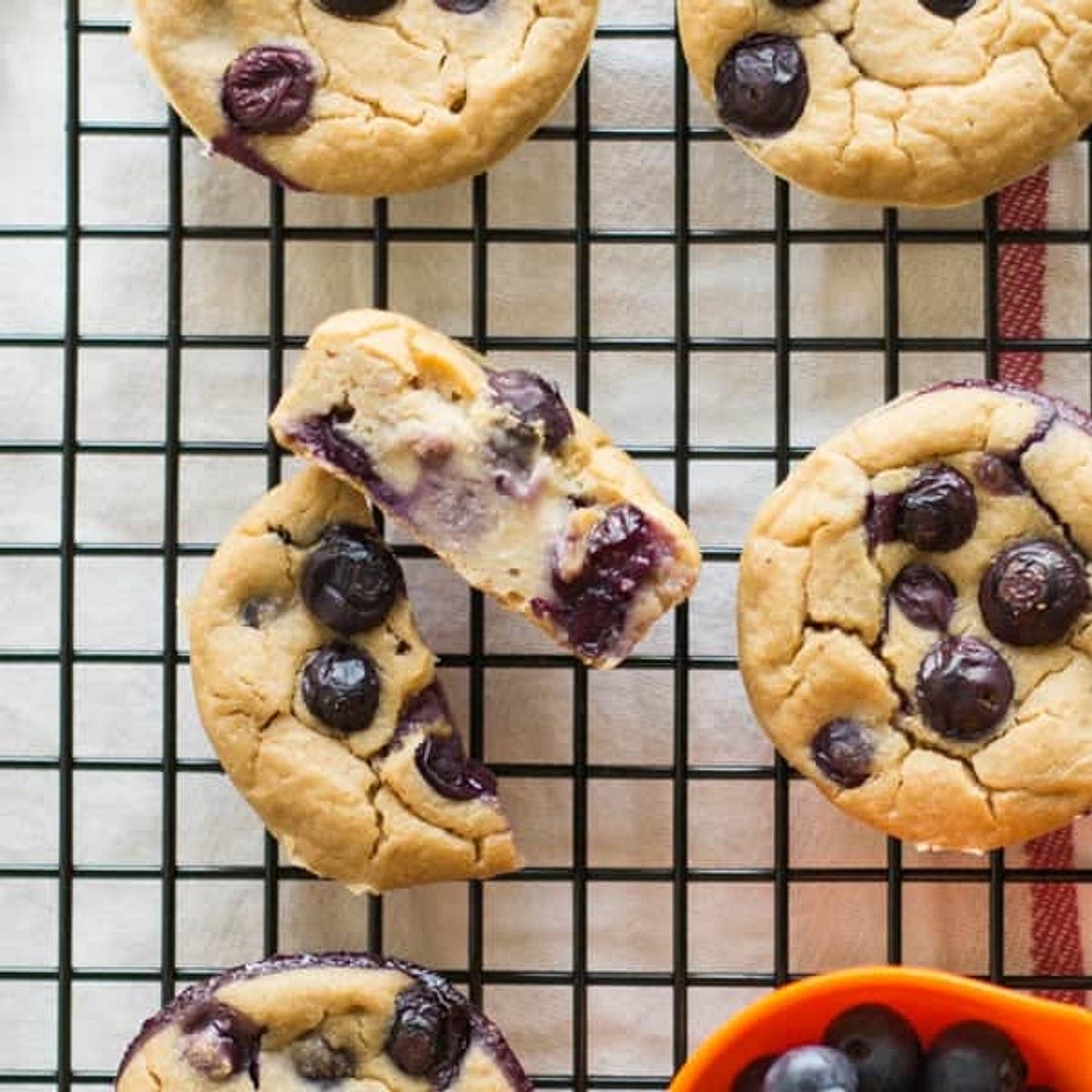 Healthy blueberry yogurt muffins
