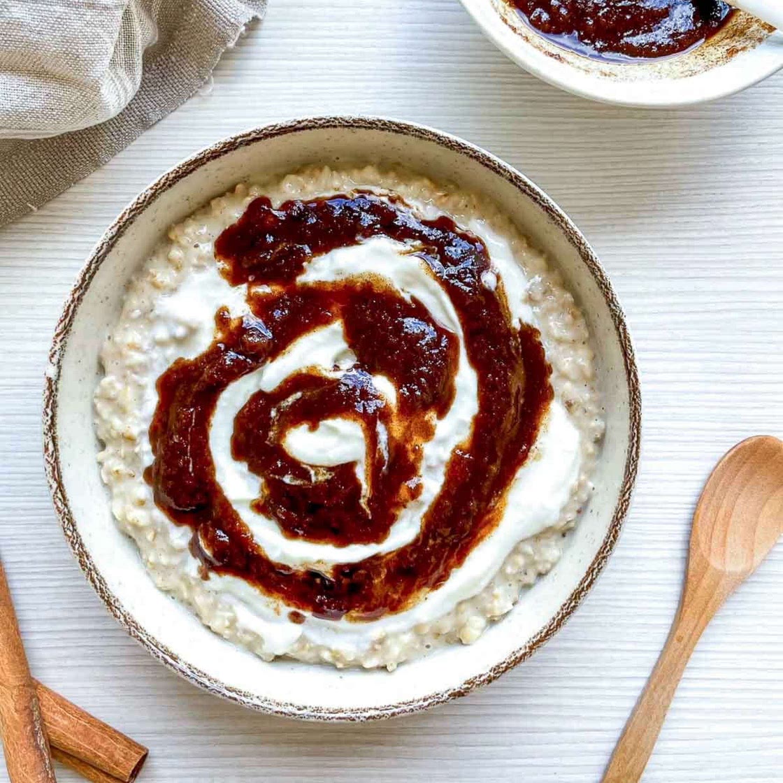 Cinnamon Roll Oatmeal