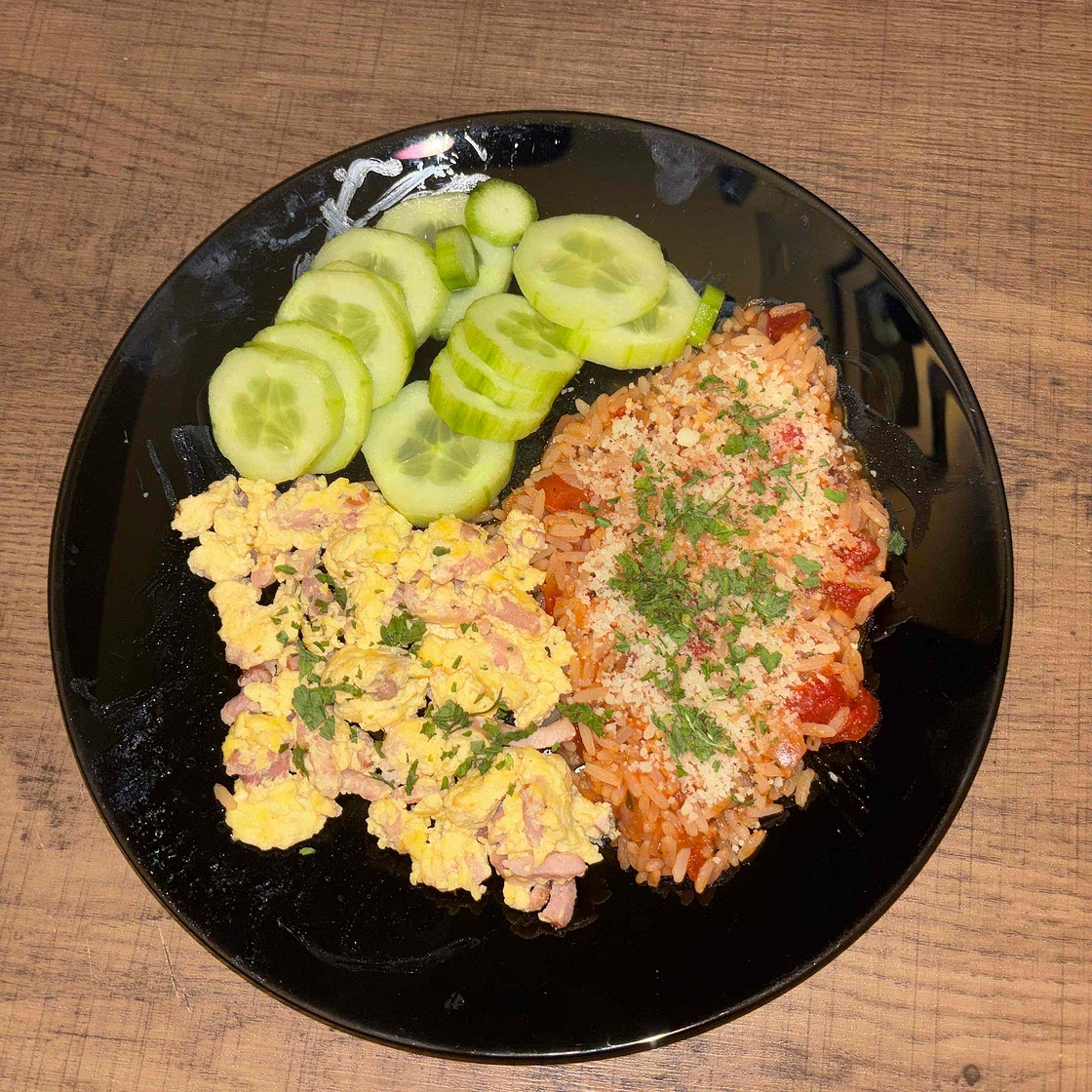 🍅 Riz à la tomate avec omelette et jambon