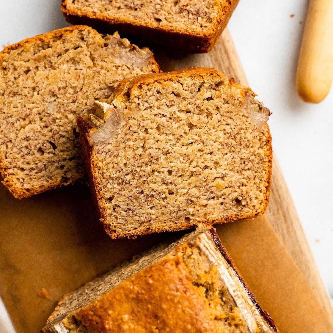 Moist & Fluffy Vegan Banana Bread Recipe (Gluten Free!)