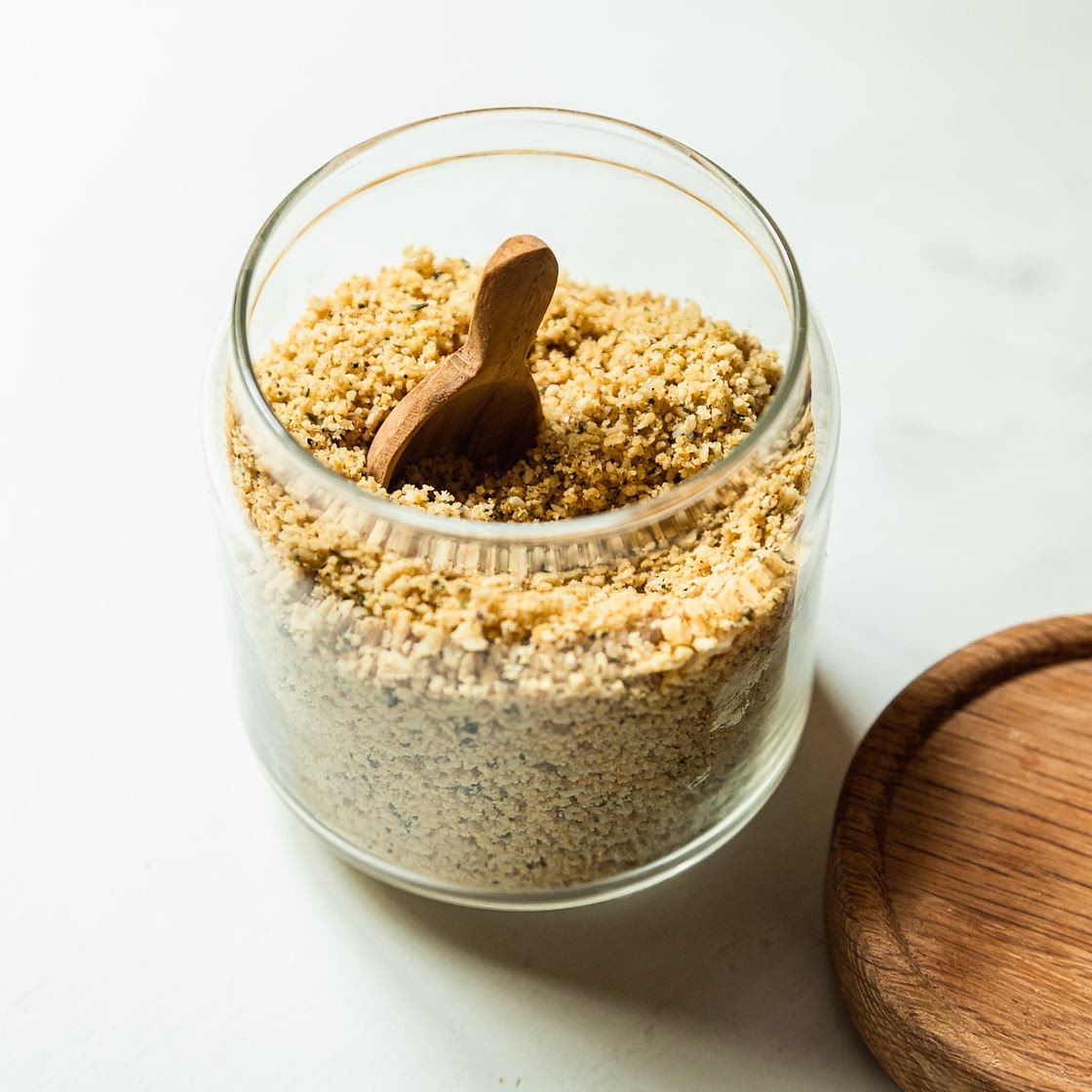 5-Minute Vegan Parmesan for Sprinkling