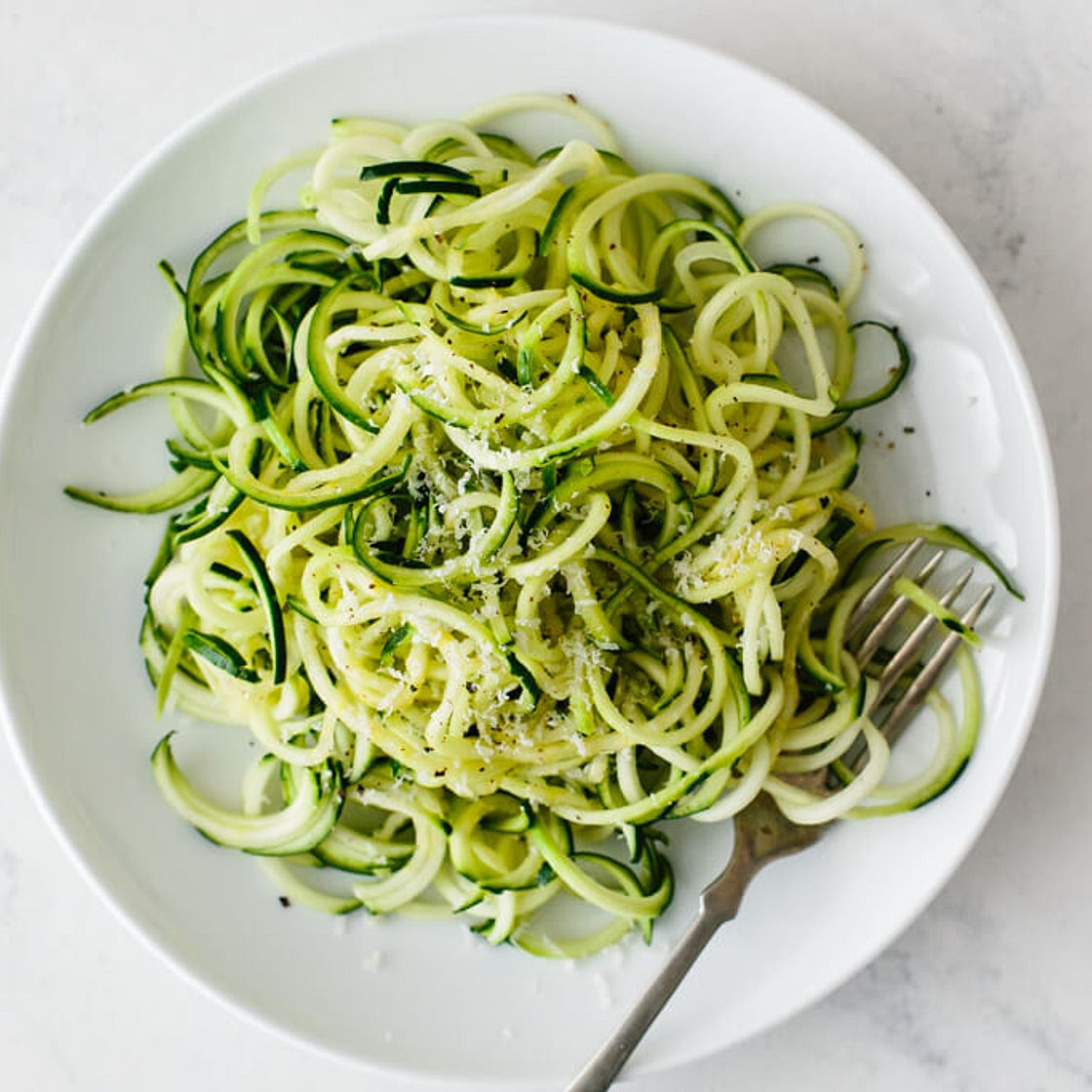 Easy Garlic Parmesan Zucchini Noodles (Zoodles)