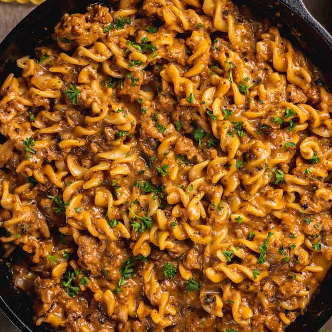 One-Pot Vegan Hamburger Helper (Cheeseburger Pasta)