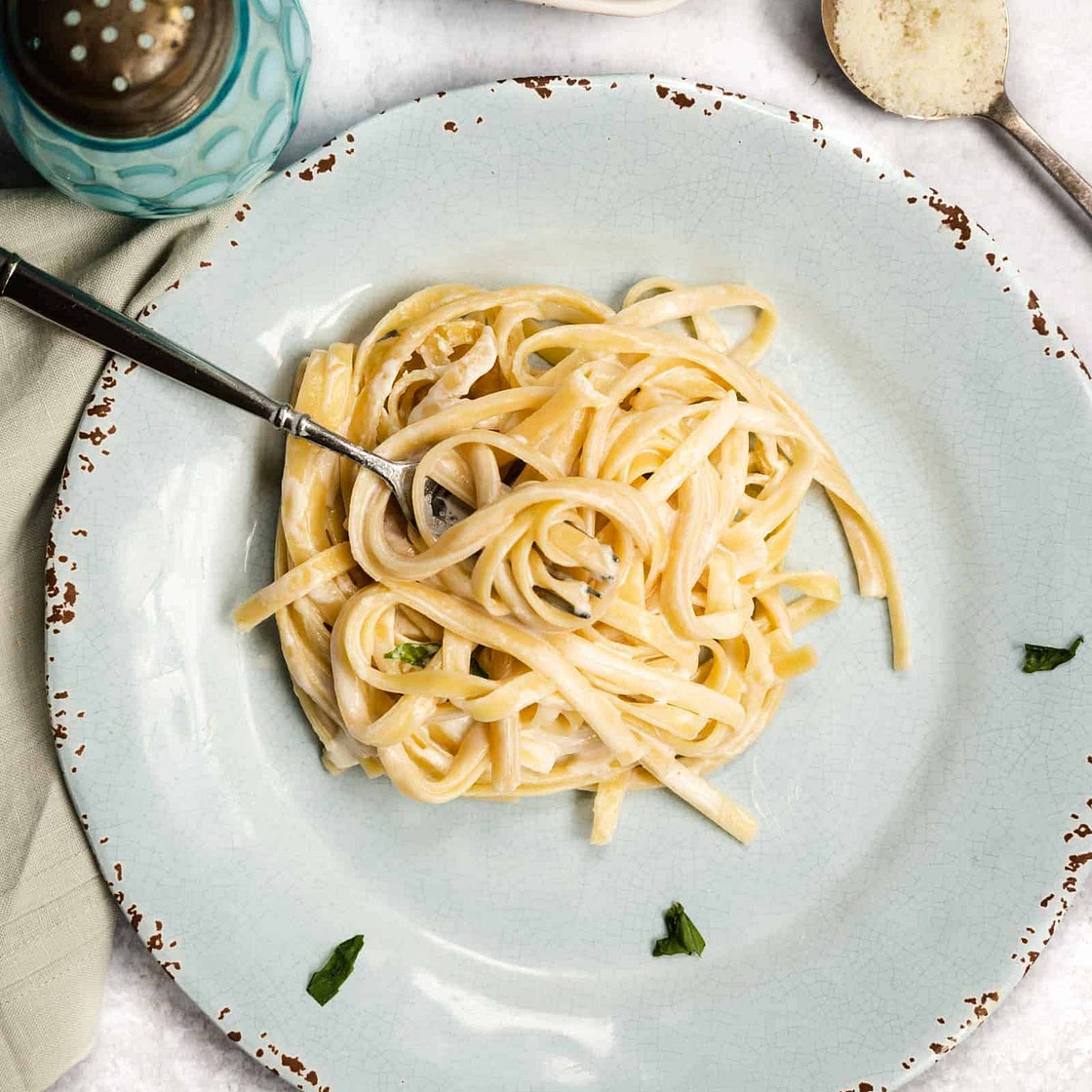 Fettuccine with Butter and Cream Sauce
