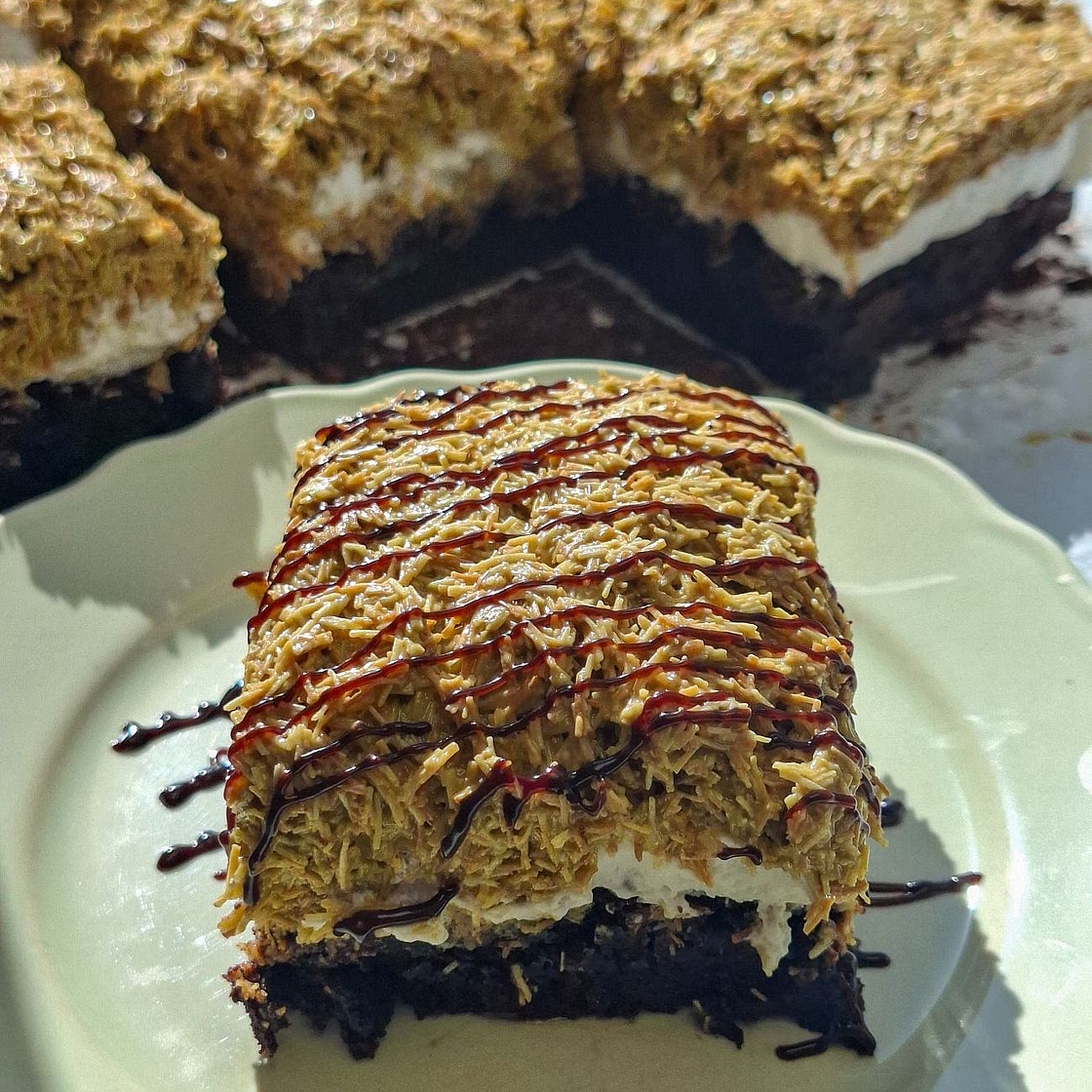 Dubai Chocolate Cheesecake Brownies