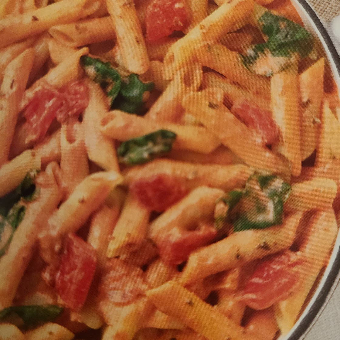 Creamy Tomato and Spinach Chickpea Penne Pasta
