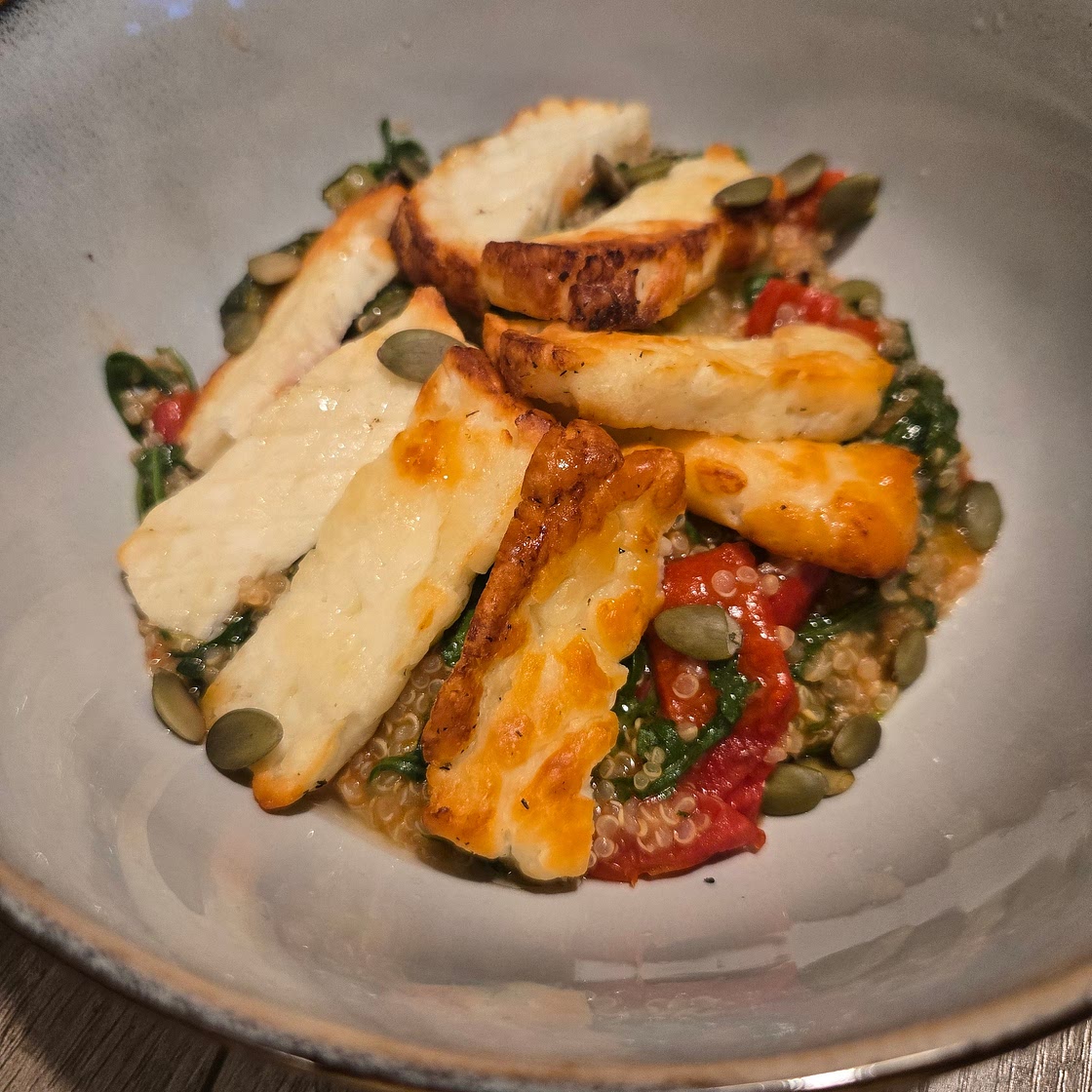 Quinoa and halloumi salad