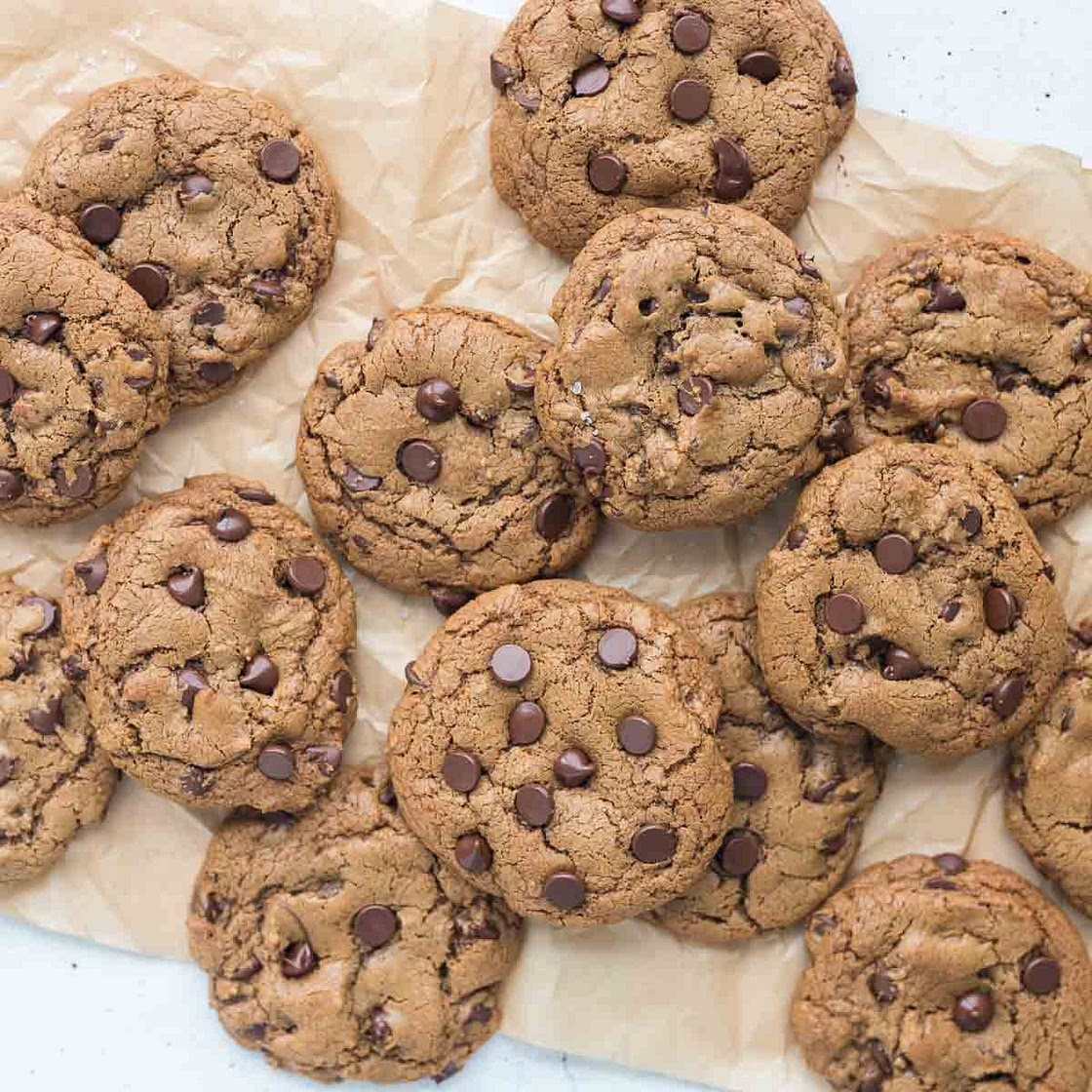 Coconut Sugar Chocolate Chip Cookies with Brown Butter