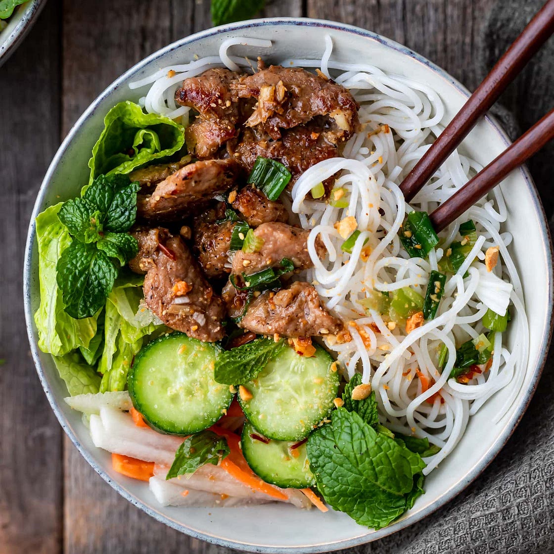Lemongrass Pork Vermicelli Bowl (Bun Thit Xao Xa)