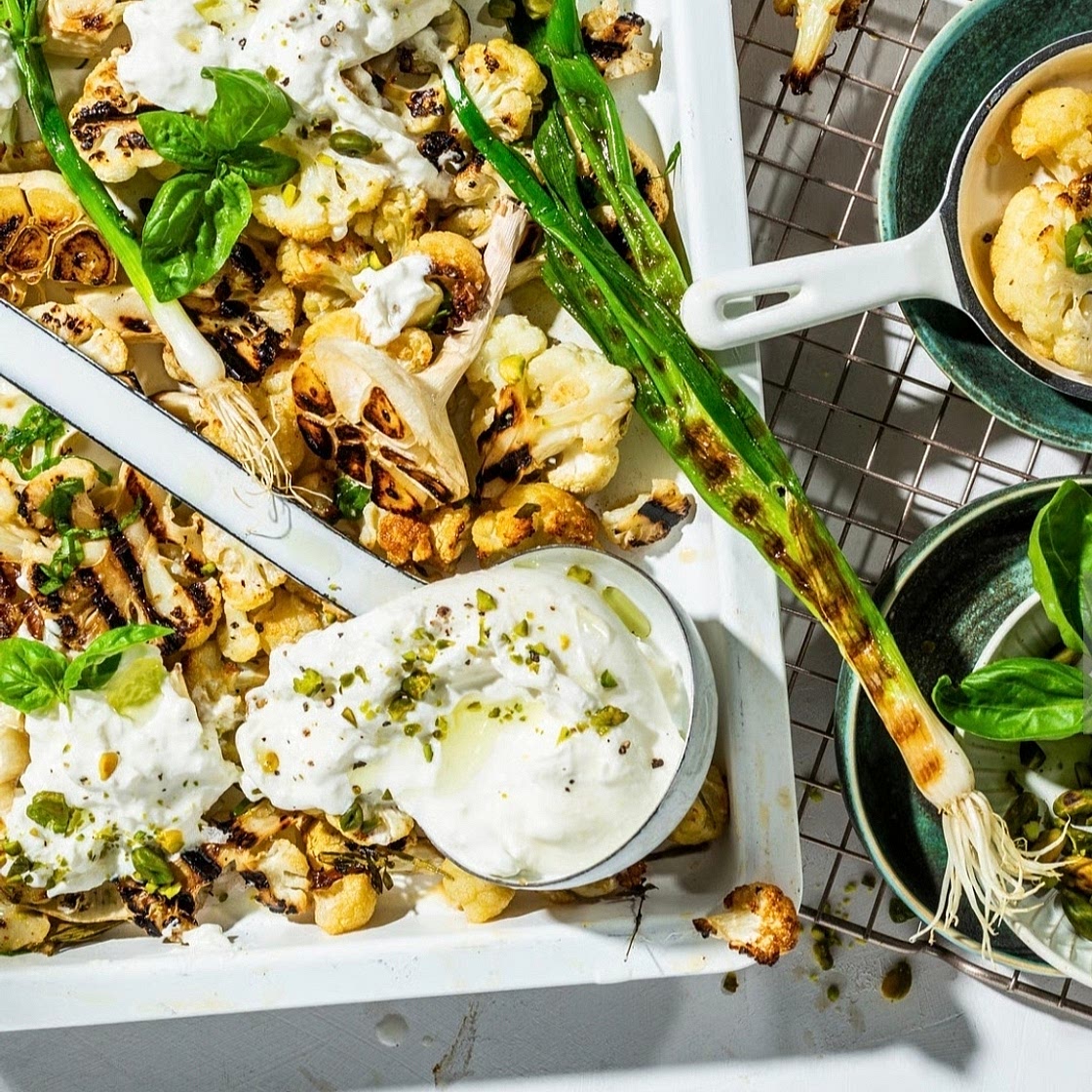 Blumenkohl mit Burrata und Kräutern