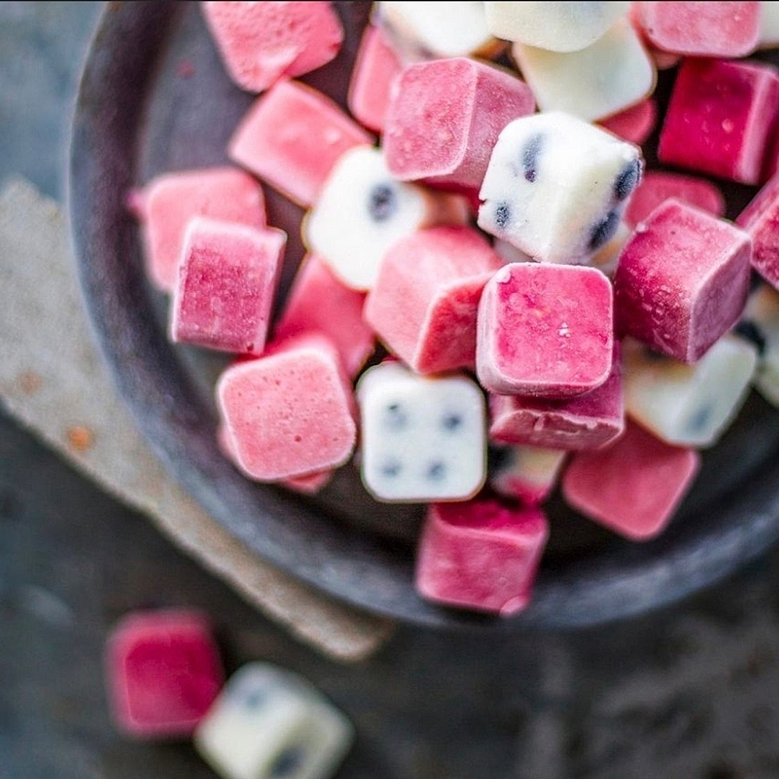 Joghurt-Bites mit Beeren