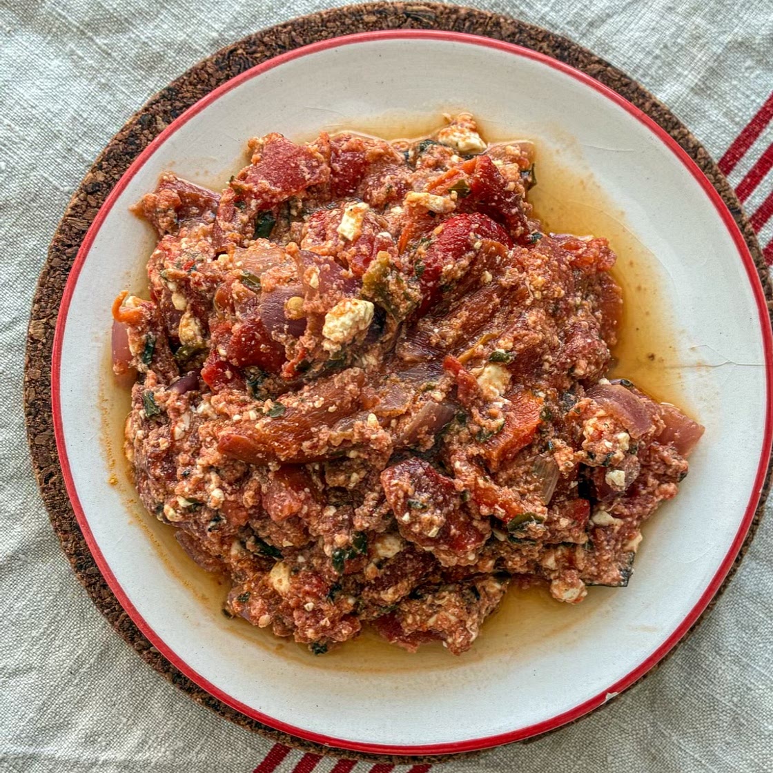 Fluffy Egg Feta Scramble (with vegetables)
