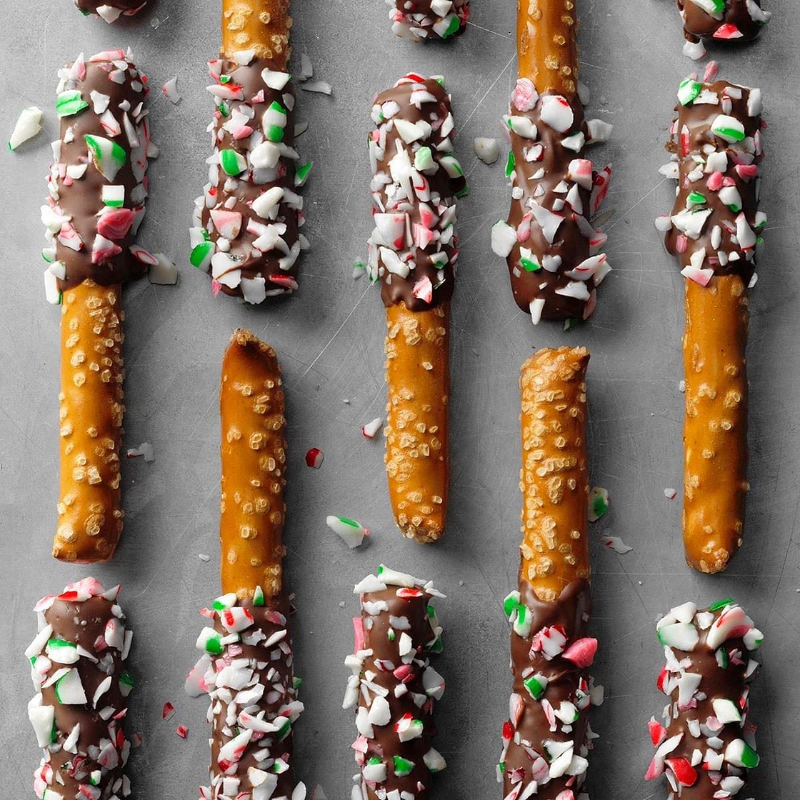 Peppermint Pretzel Dippers