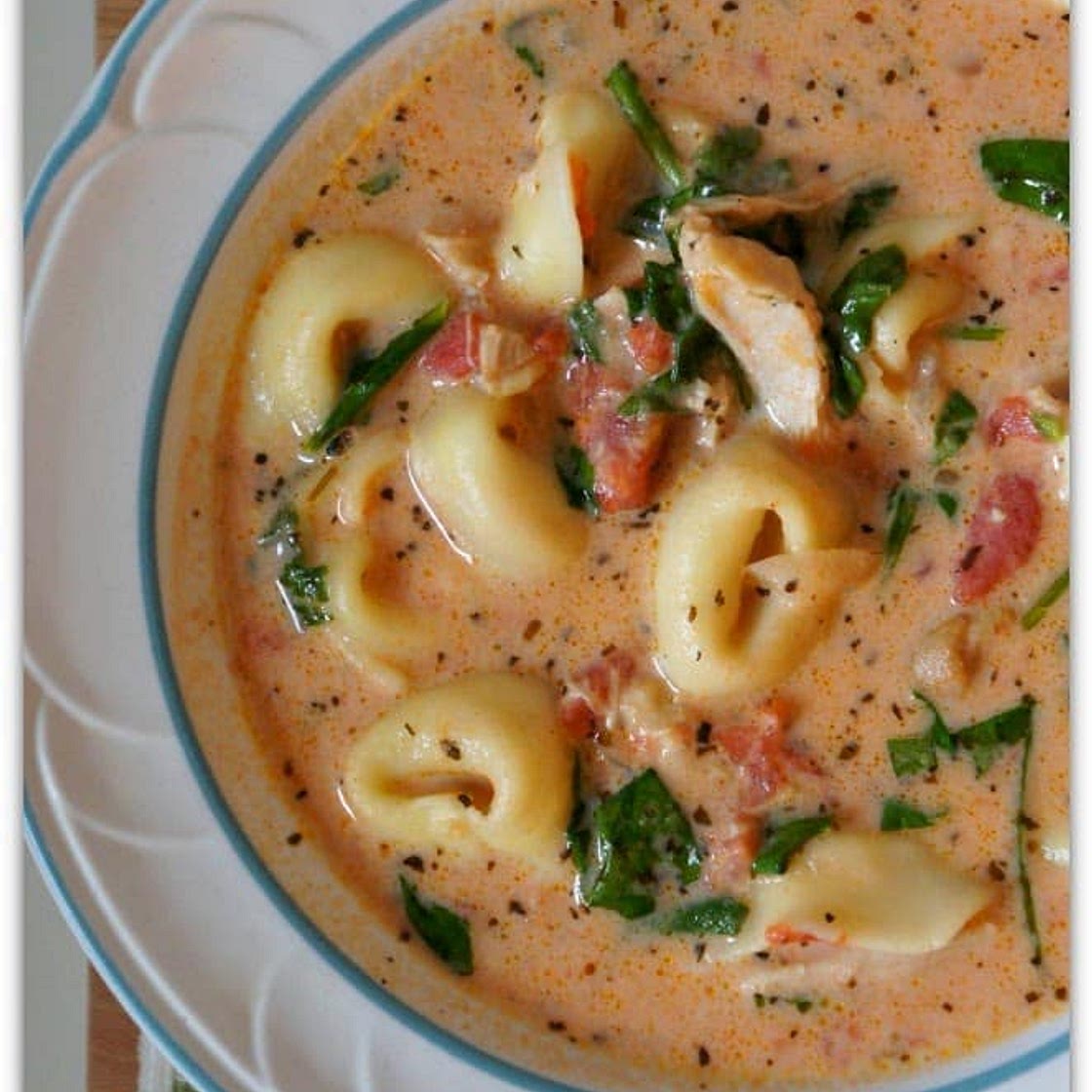 Slow Cooker Creamy Tortellini, Spinach and Chicken Soup