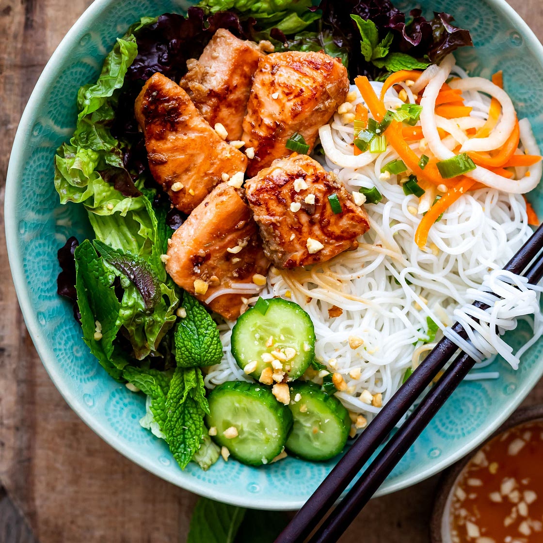 Refreshing Lemongrass Salmon Vermicelli Bowl