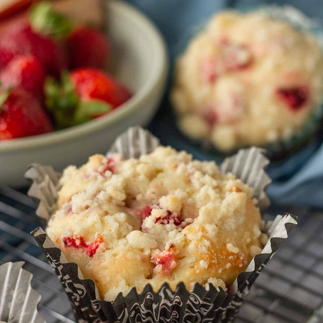 Erdbeer Rhabarber Streusel Muffins