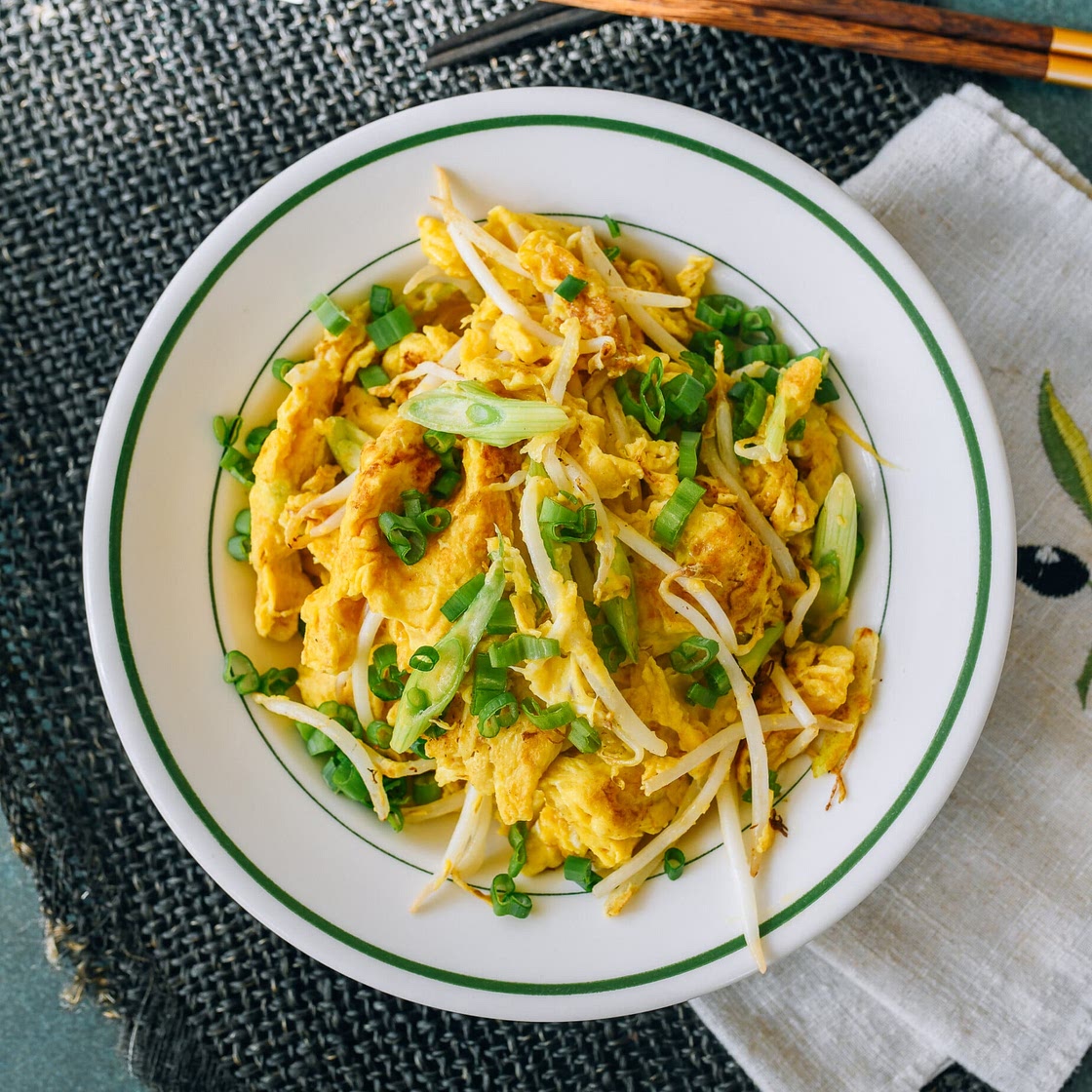 Scrambled Eggs with Bean Sprouts