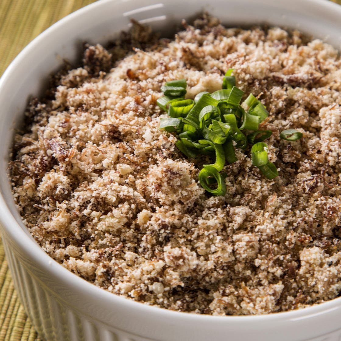 Farofa nordestina de carne seca