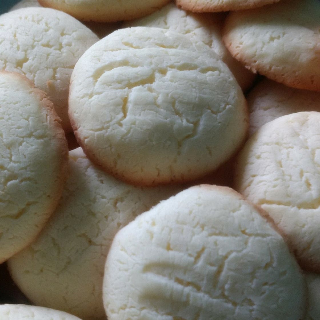 Biscoito de amido de milho e leite condensado fácil