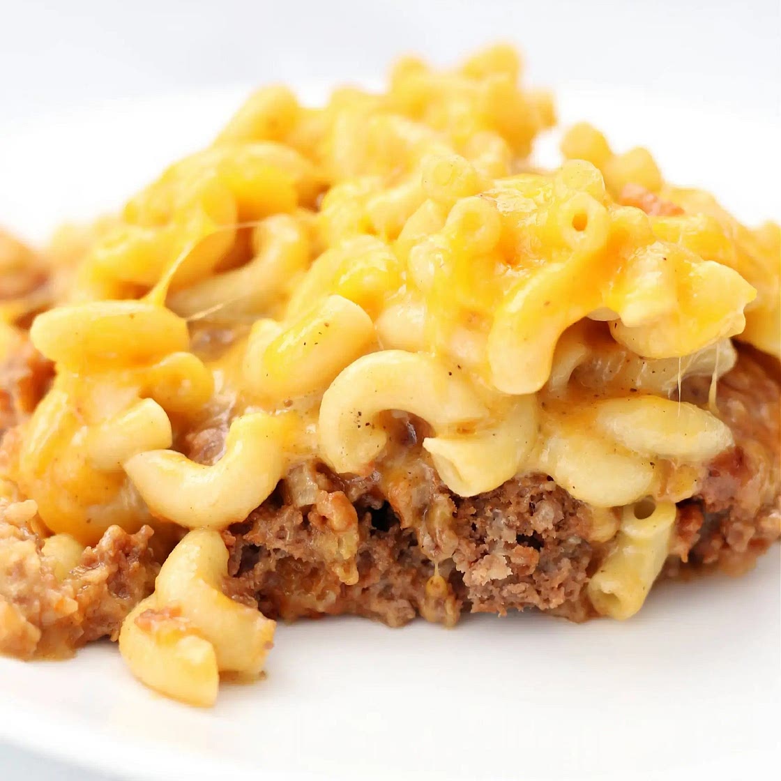 Mac and Cheese Meatloaf Casserole