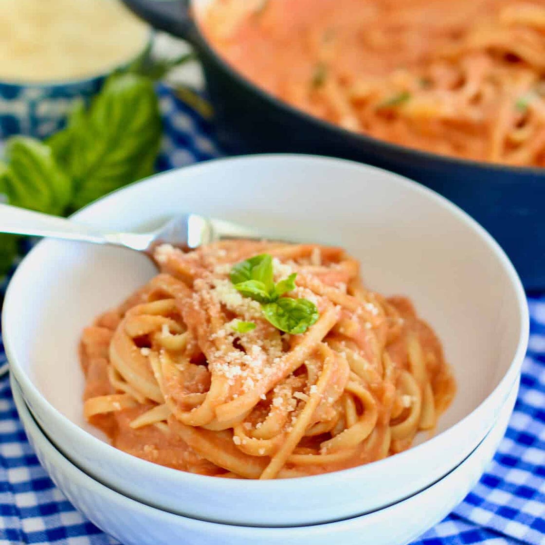 Pasta with Tomato Cream Sauce