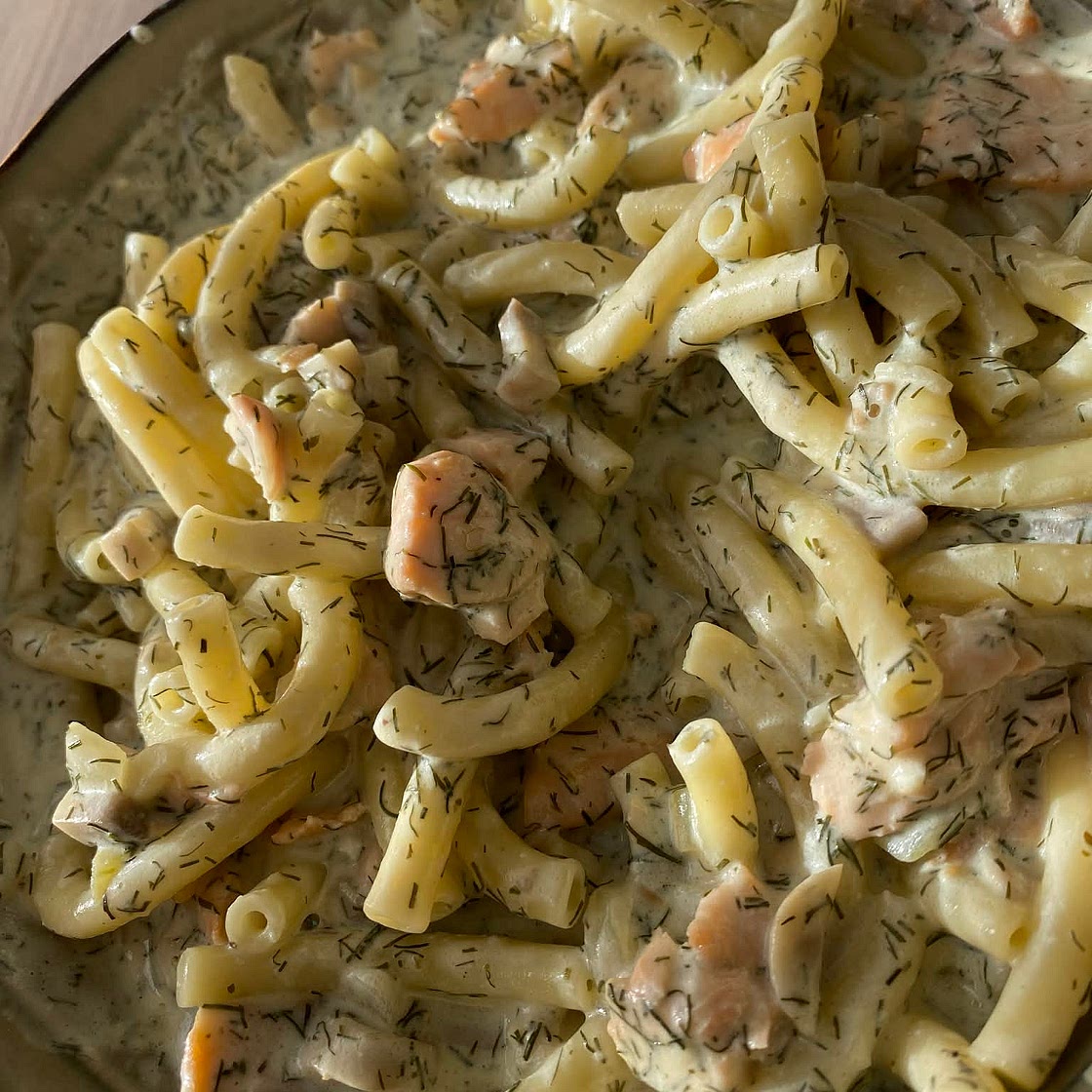 Salmon pasta with a creamy dille sauce