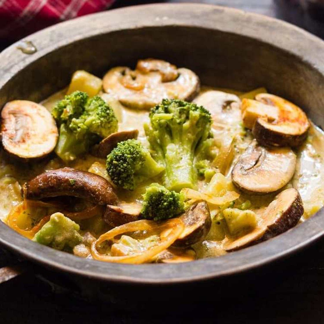 Ratsherrenpfanne: German Vegetable and Mushroom Stew