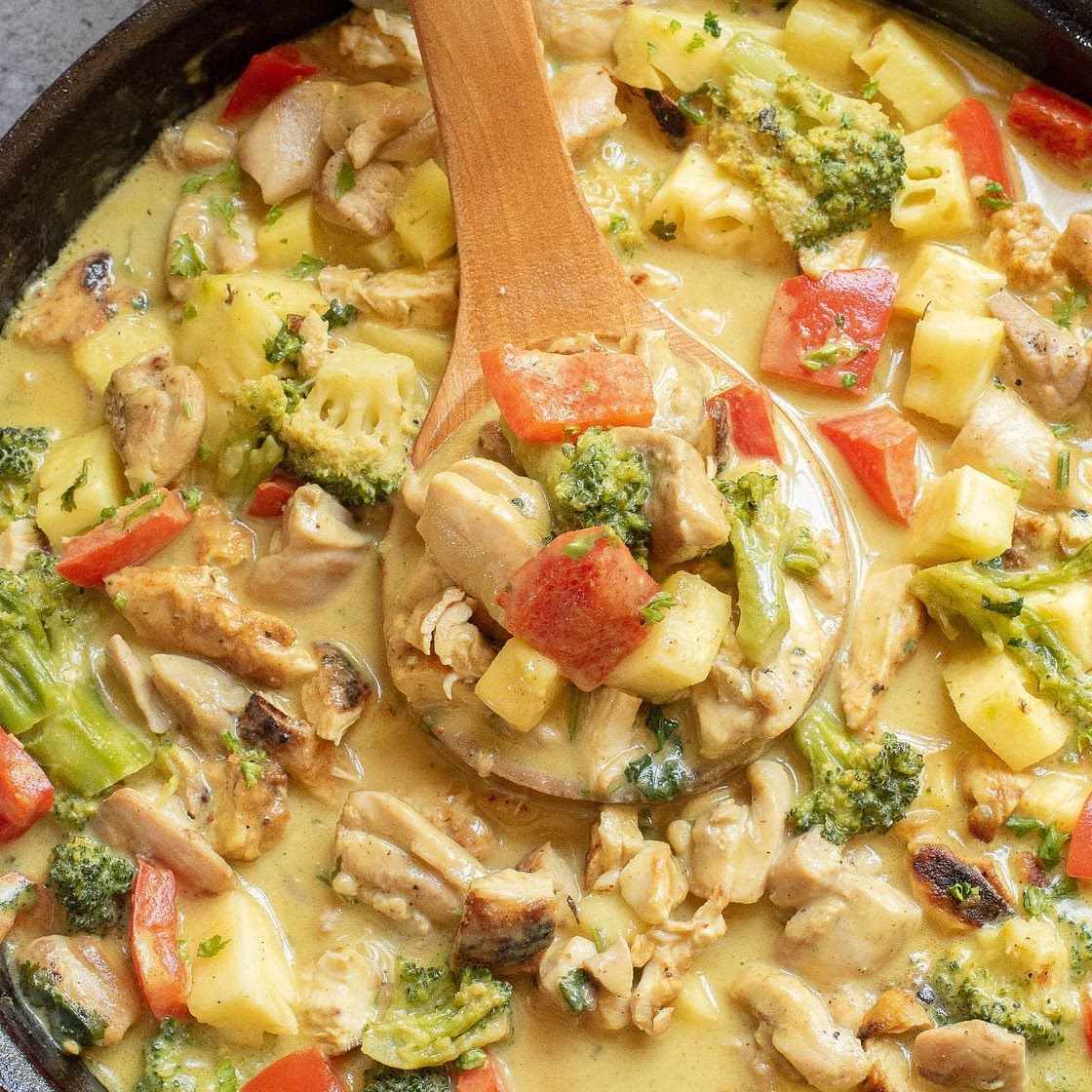 Thai Pineapple Chicken Curry With Coconut Milk