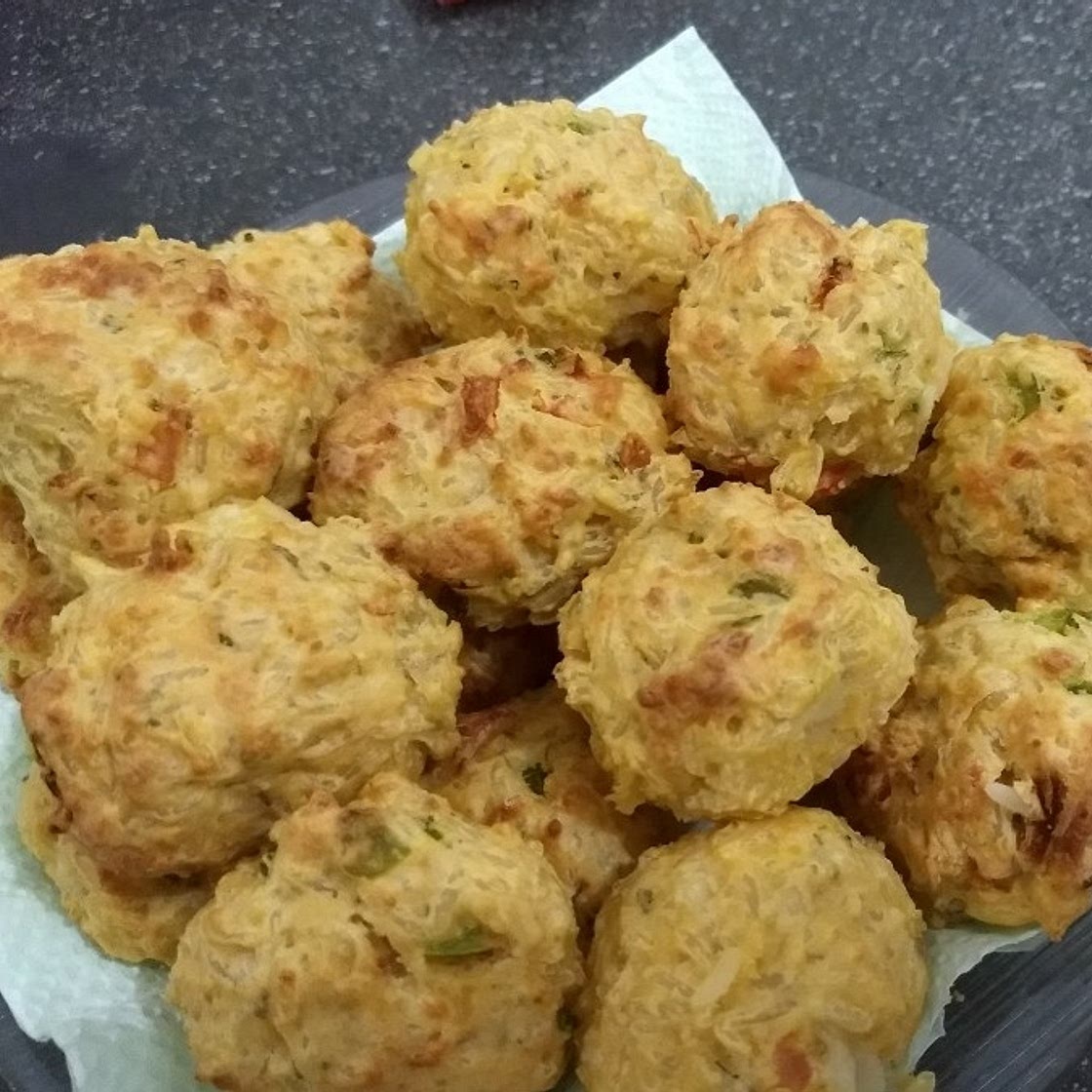 Bolinho de arroz com queijo na air fryer